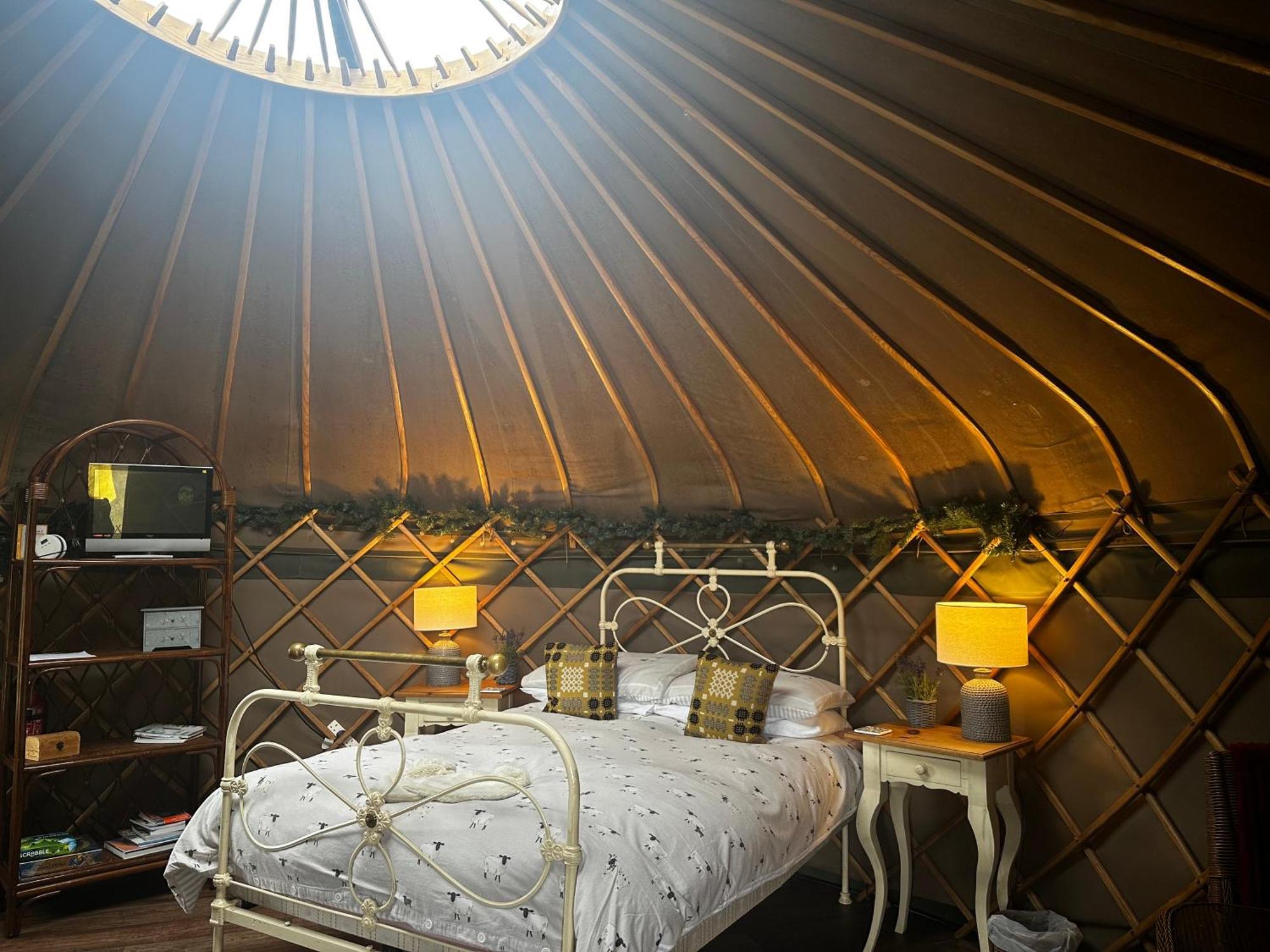 Sunbank Yurt Hotel Llangollen Exterior photo