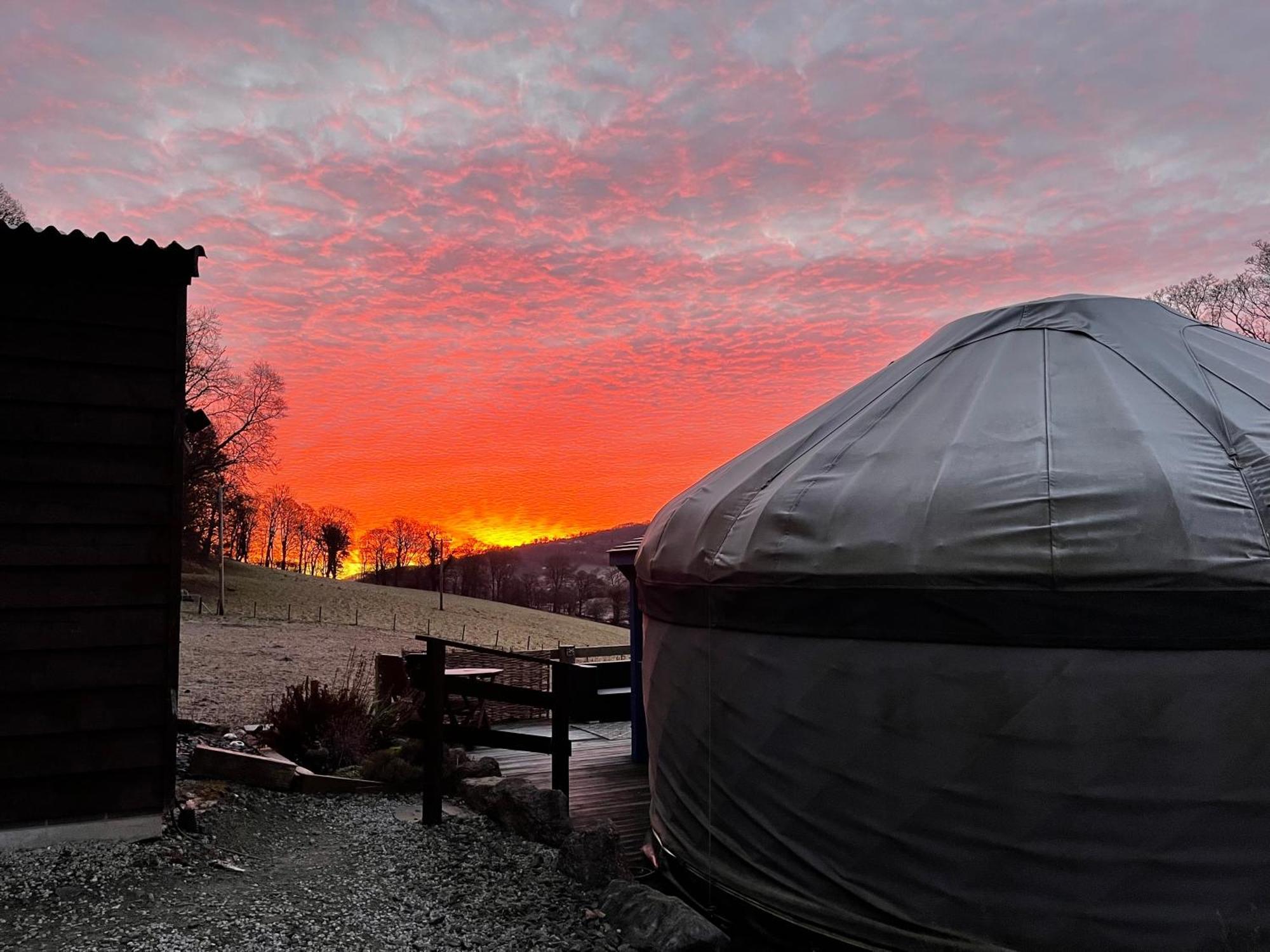 Sunbank Yurt Hotel Llangollen Exterior photo